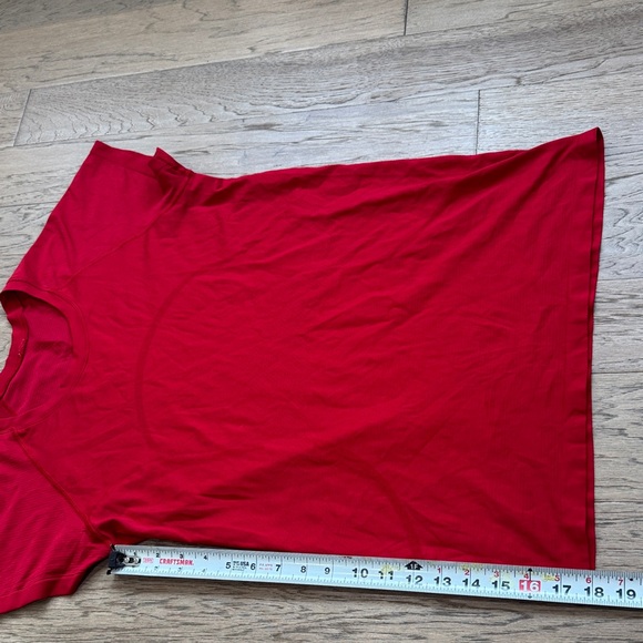 Lululemon Swiftly Tech Short Sleeve 2.0 Size 12 Hip Length Dark Red - Picture 4 of 8